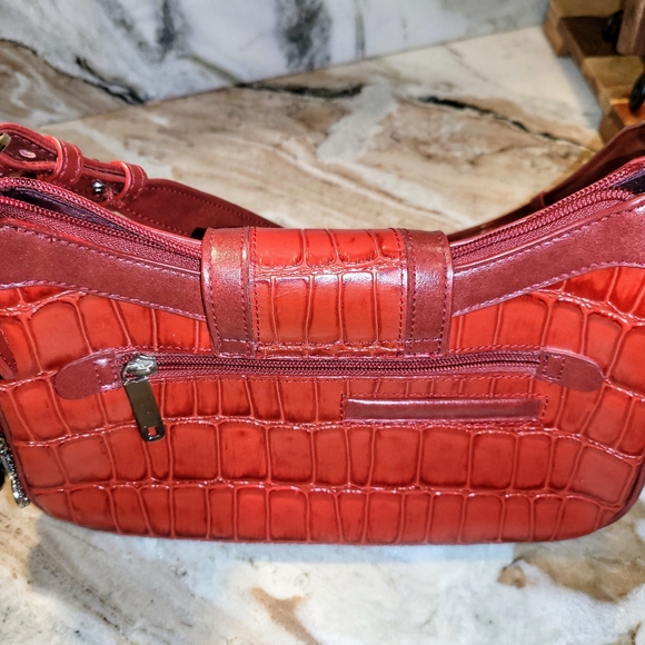 M C Red Leather Shoulder Handbag - Picture 8 of 9